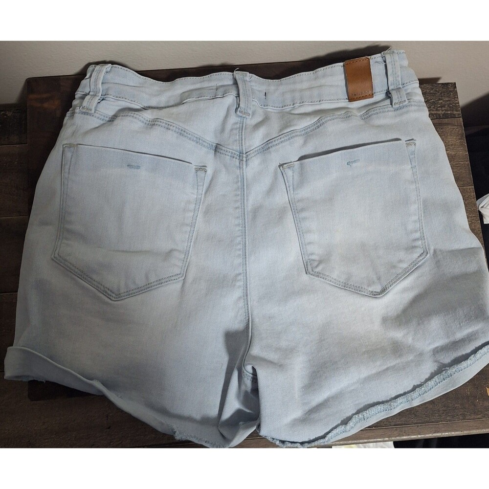 YMI Jeans Womens Shorts Size 11/30 High Rise Button Fly Light Wash Denim Cuffed - Picture 3 of 5